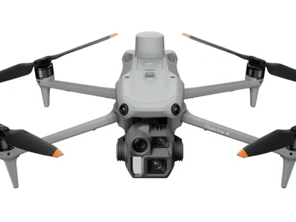 DJI MATRICE 4T a 4E: Nová generace dronů pro průmyslové aplikace s pokročilou AI